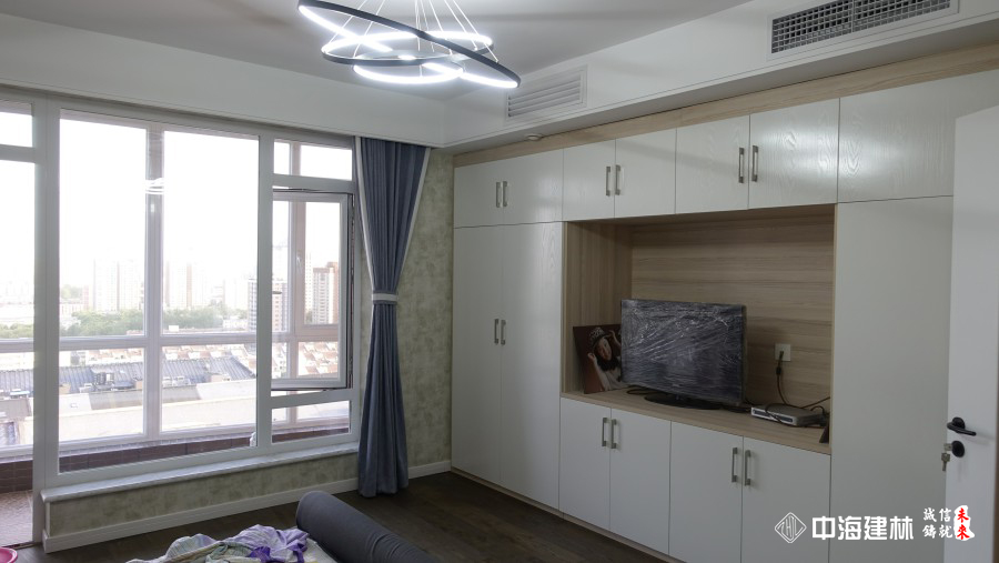 老房装修改造170平米现代简约风格装修实景案例-主卧室实景图